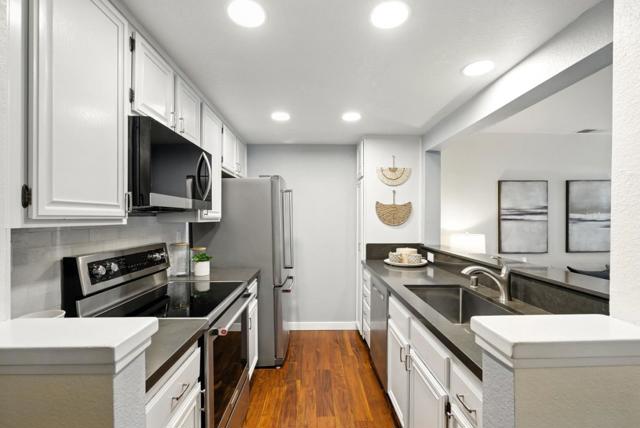 2074 Foxhall Loop, San Jose CA: https://media.crmls.org/mediaz/f070ffca-69f3-4023-a754-1365fa0d9bb7.jpg