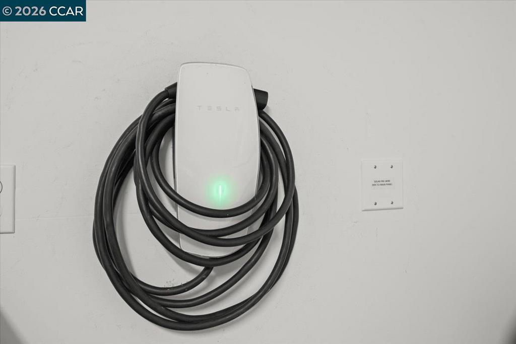 https://media.crmls.org/mediaz/f0710ceb-6eef-4025-be8e-b459f7957359.jpg?preset=X-Large