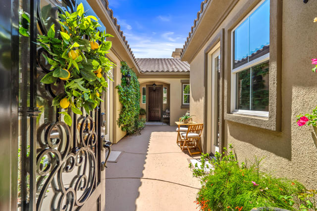 56925 Mountain, La Quinta CA: https://media.crmls.org/mediaz/f071d6b7-d95b-4ec5-9d7f-cedba0e0acbe.jpg