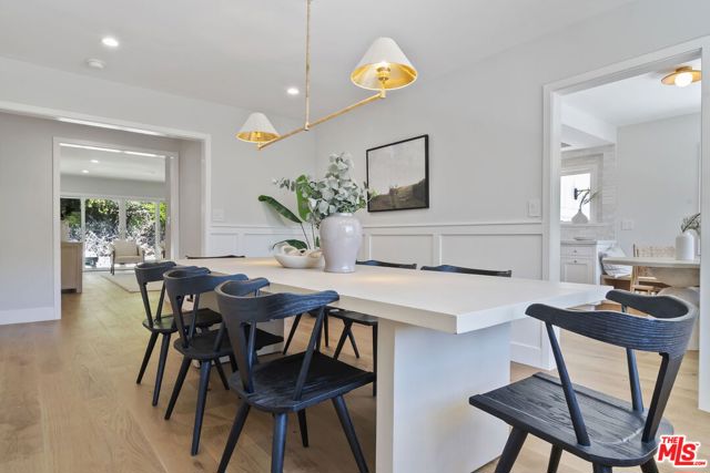 4031 Deerhorn Drive, Sherman Oaks CA: https://media.crmls.org/mediaz/f072114d-bb85-4de4-82ee-2fbb23a79ed3.jpg