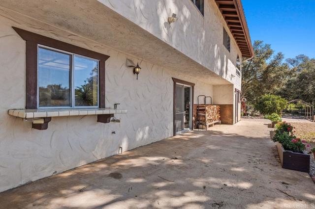 31600 Oak Glen Road, Valley Center CA: https://media.crmls.org/mediaz/f0722ee9-8e64-4ee9-ab8b-3b0e69093f2f.jpg