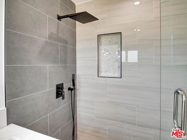 10315 Condon Avenue photo 28
