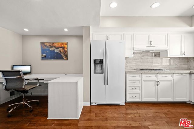 1490 Palisades Drive, Pacific Palisades CA: https://media.crmls.org/mediaz/f072d3b5-aef2-47eb-9678-de941c5e102d.jpg