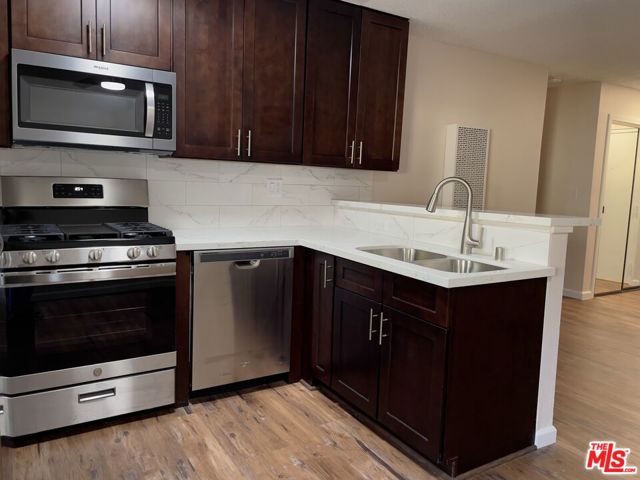 18530 Hatteras Street, 101 photo 3