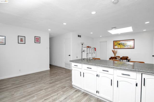 185 Evening Star Ct, Milpitas CA: https://media.crmls.org/mediaz/f073625d-999e-4af3-806e-b4fe5144992a.jpg