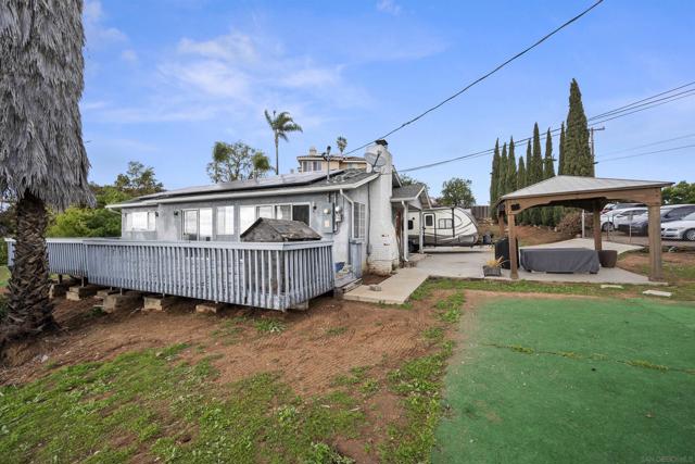 8016 Sterling Dr, El Cajon CA: https://media.crmls.org/mediaz/f0737206-5dd0-4936-8097-1ed0bc469800.jpg