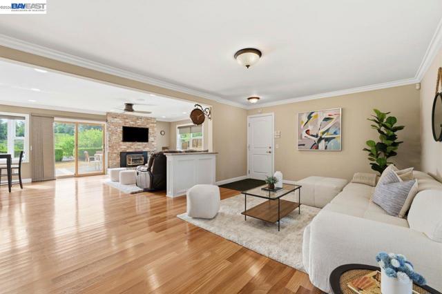 Image 16 of 40 For 2481 Palmira Pl