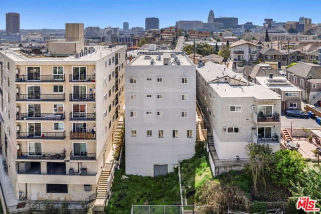 845 N Bunker Hill Avenue, Los Angeles CA: https://media.crmls.org/mediaz/f074003a-761d-41a8-82b7-11696b6bb11d.jpg