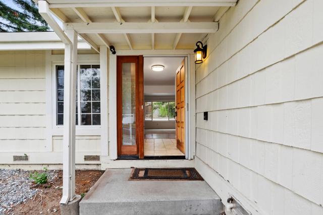 1091 Century Drive, Napa CA: https://media.crmls.org/mediaz/f0741283-8a8e-42b6-b8b5-349678ee5d73.jpg