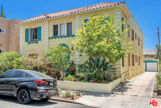 4426 Price Street, Los Angeles CA: https://media.crmls.org/mediaz/f075aa79-fb5b-44be-a0e1-eecd6ac2d01e.jpg