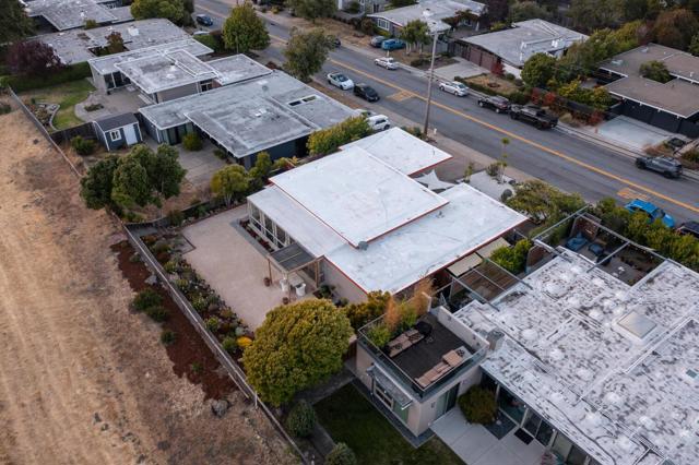1652 Lexington Avenue, San Mateo CA: https://media.crmls.org/mediaz/f075e45e-fa59-44b6-86f5-877e5c6d9dfc.jpg