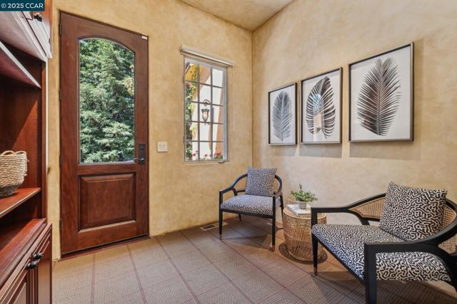 3711 Northgate Woods Court, Walnut Creek CA: https://media.crmls.org/mediaz/f075f419-0f91-463f-9189-7bc9a3d8627e.jpg