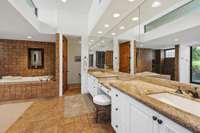 73481 Mariposa Drive, Palm Desert CA: https://media.crmls.org/mediaz/f0764fe0-2f30-4b7f-965a-247792f1af36.jpg