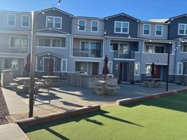 Detail Gallery Image 8 of 26 For 1805 Saltbush Dr, San Marcos,  CA 92069 - 3 Beds | 3 Baths