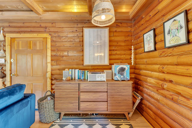 54385 S S. Circle Drive, Idyllwild CA: https://media.crmls.org/mediaz/f0776664-e6d2-4a9d-988a-aebf9693994a.jpg