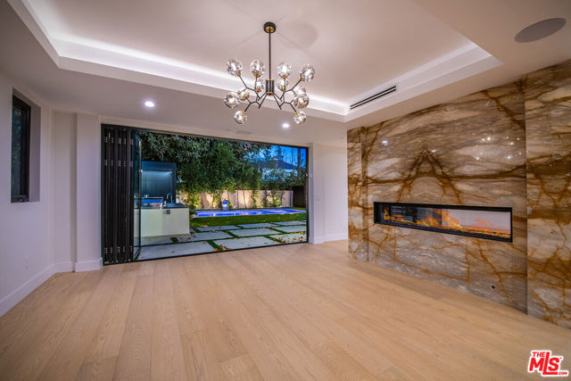 4906 Van Noord Avenue, Sherman Oaks CA: https://media.crmls.org/mediaz/f077c6c8-cfb3-485c-85a5-bc9e2c3e1e30.jpg
