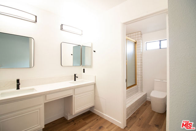 1132 19th Street, Santa Monica CA: https://media.crmls.org/mediaz/f077f32f-3f02-4716-8984-24cf72936f4b.jpg