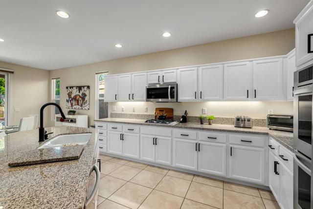 81172 Victoria Lane, La Quinta CA: https://media.crmls.org/mediaz/f07809fc-6a14-4b1f-80c5-954efe0ad09b.jpg