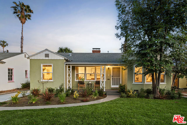 11536 Otsego Street, Valley Village CA: https://media.crmls.org/mediaz/f0785091-fff1-4bea-b6f4-4580b880505c.jpg