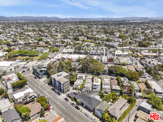 1300 Riviera Avenue, Venice CA: https://media.crmls.org/mediaz/f0788325-7dde-4b78-bc9f-ec1b9cf00c18.jpg