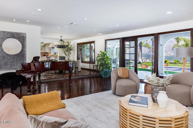 Detail Gallery Image 13 of 73 For 420 Inverness Dr, La Canada Flintridge,  CA 91011 - 6 Beds | 5/1 Baths
