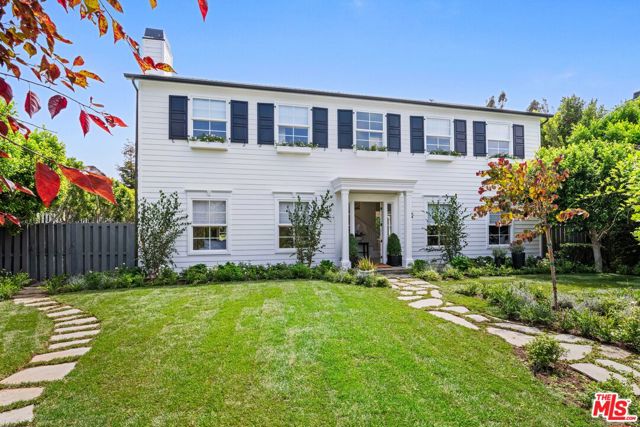 28870 Hampton Place, Malibu CA: https://media.crmls.org/mediaz/f078f1c9-d0f3-4414-88ef-350efe09f034.jpg