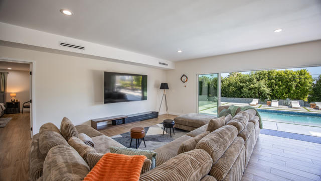 73042 Willow Street, Palm Desert CA: https://media.crmls.org/mediaz/f079478a-2775-440c-93a8-4130c50867d3.jpg