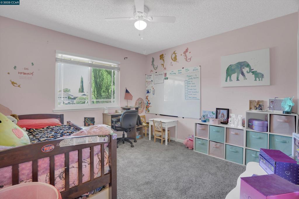 https://media.crmls.org/mediaz/f07a19a5-8b0a-4b40-ac90-0a5cbdb437eb.jpg?preset=X-Large