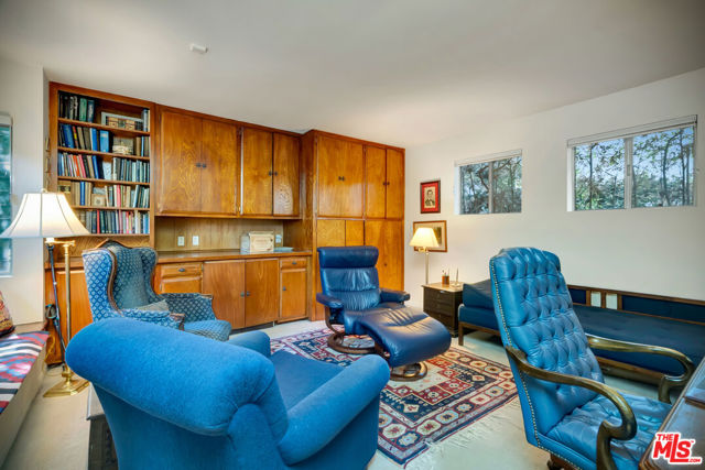 1519 Comstock Avenue, Los Angeles CA: https://media.crmls.org/mediaz/f07a6de1-6b16-4e81-aaeb-5c1e6e3280e8.jpg
