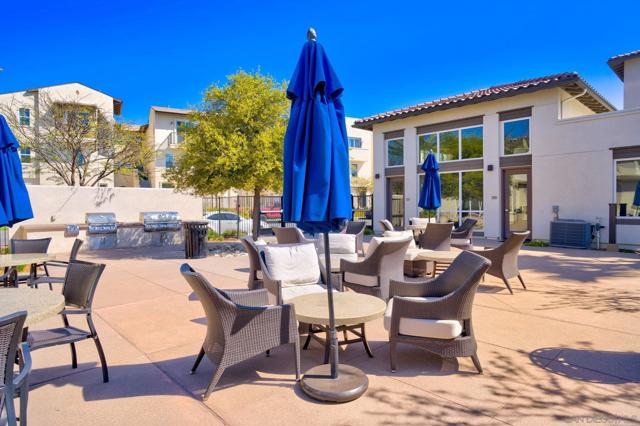 5405 Calle Sand Arch, San Diego CA: https://media.crmls.org/mediaz/f07b30ef-1779-4312-9b2b-c5514b434ce3.jpg