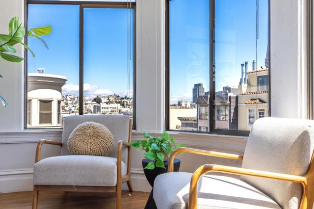 806810 Union Street, San Francisco CA: https://media.crmls.org/mediaz/f07c84a4-0ea1-4f47-abdf-de03954563a8.jpg