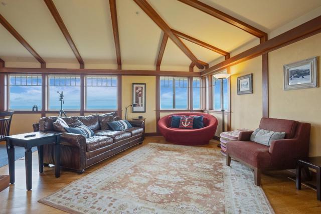 10 Maui Lane, Dillon Beach CA: https://media.crmls.org/mediaz/f07ce94c-cde3-408e-86ef-249ff8629b03.jpg
