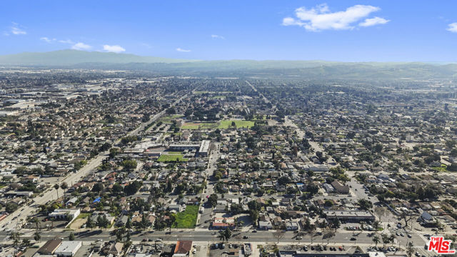 891 E 6th Street, Pomona CA: https://media.crmls.org/mediaz/f07d8ec8-2c47-4e62-9593-5c3f52655fab.jpg