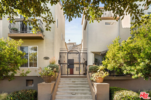 7301 W Manchester Avenue, Los Angeles CA: https://media.crmls.org/mediaz/f07da787-26c1-4d2f-81d3-b1e1f7bac9dd.jpg