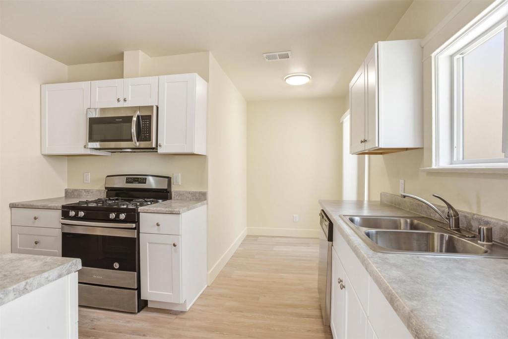 4319 Swift Avenue - photo 2