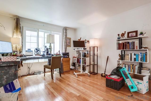 7560 Eads Ave, La Jolla CA: https://media.crmls.org/mediaz/f07e62c0-0a0f-452f-8f5a-b90ad2a9e145.jpg
