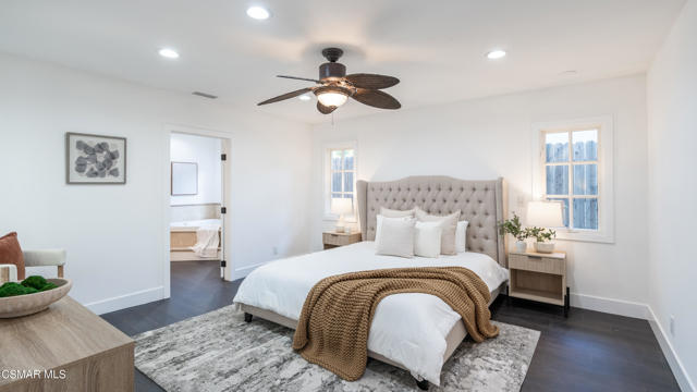 5726 Donna Avenue, Tarzana CA: https://media.crmls.org/mediaz/f07e6bdd-c8a3-4f26-9377-32065e40978c.jpg
