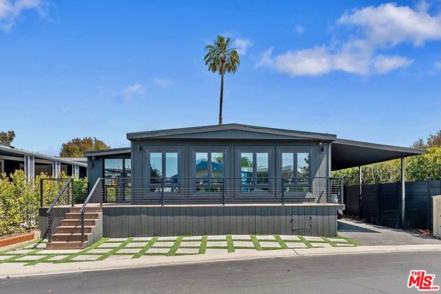 29500 Heathercliff Road, Malibu CA: https://media.crmls.org/mediaz/f07f08f6-b306-4b63-b63a-1f477729ea13.jpg