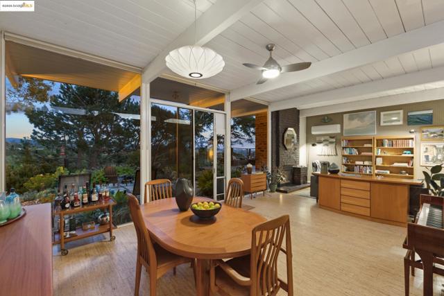 5345 Crown Ct, Castro Valley CA: https://media.crmls.org/mediaz/f08084e2-1e42-47b2-9546-aa01b6cc875e.jpg