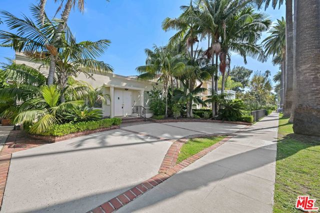 264 S Palm Drive Beverly Hills, California Welcome to the highly coveted South Palm Drive in Beverly Hills! This large single story home features 4 Bedrooms, 3 Bathrooms, a circular driveway, double-door entry, high sloped ceilings, a large Living Room & Den with abundant natural light coming from the skylight. The Master Bedroom suite features a walk-in closet with a large Master Bathroom. This ideal location offers amazing walkability to one of the main retail corridors in Beverly Hills known as South Beverly Drive which features some of the best restaurants, cafes and bakeries in the city! Some of the photos are virtually staged.
