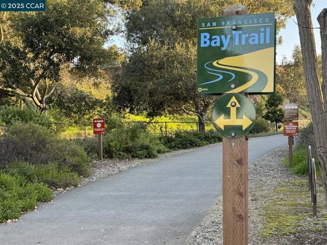 2283 Greenwich Rd, San Pablo CA: https://media.crmls.org/mediaz/f0818f19-dc25-471c-b03b-0b0efe0d76fb.jpg