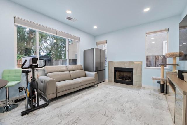 708 Raineer Court, San Leandro CA: https://media.crmls.org/mediaz/f08203f5-4379-401c-8ad3-e438d9618c6c.jpg