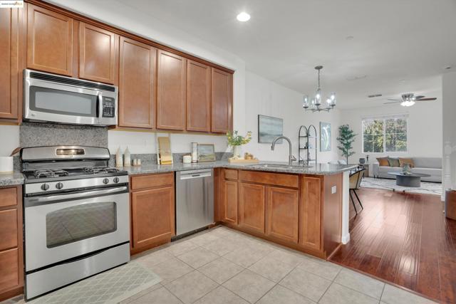 2284 Morrow St, Hayward CA: https://media.crmls.org/mediaz/f0822dda-0fb5-4853-bf2b-0f4502f97f9a.jpg