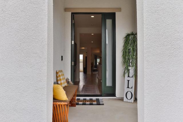 2102 White Oak Drive, Hollister CA: https://media.crmls.org/mediaz/f082633d-48ef-4f25-a989-0e57c4394d7f.jpg