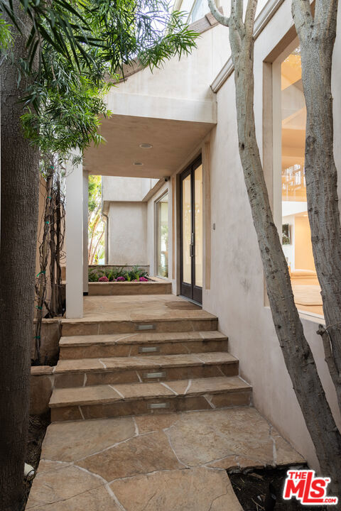 Image 28 of 32 For 31522 Broad Beach Road