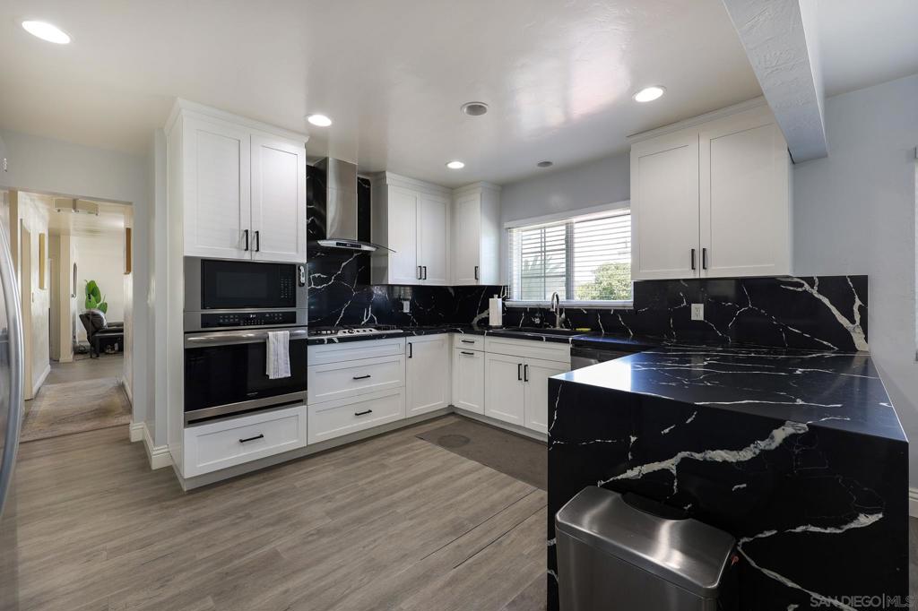 1840 Locust St - photo 3