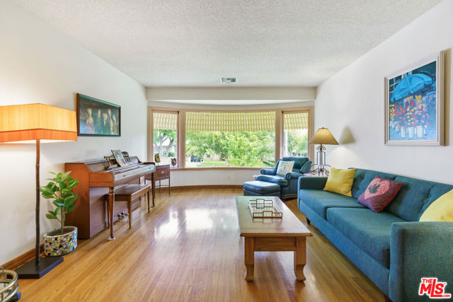 1069 East Grinnell Drive photo 3