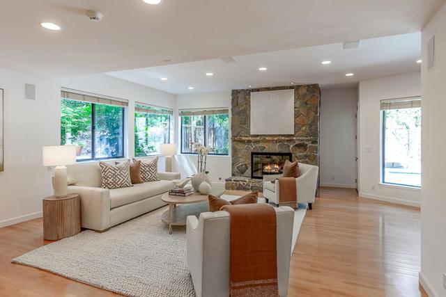 3 Oak Forest Court, Portola Valley CA: https://media.crmls.org/mediaz/f084791b-176e-46d6-a22b-5803c8261cd2.jpg