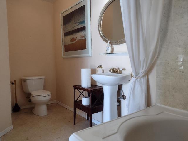 5520 S Highway 1,  CA: https://media.crmls.org/mediaz/f084838c-e16f-4880-be1a-bb4d5ab1e085.jpg