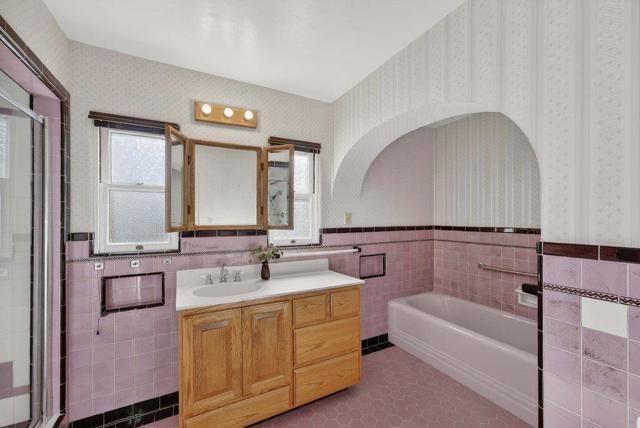 65 Monte Vista Avenue, Watsonville CA: https://media.crmls.org/mediaz/f084b616-532a-476c-b25d-4d56a495e7c4.jpg